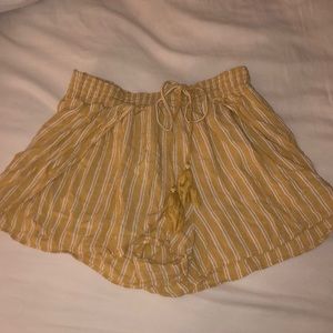 Stripped flowy shorts